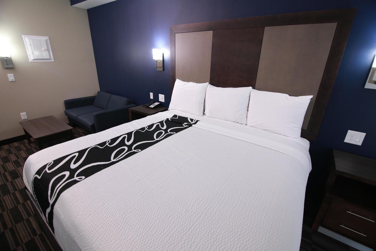 And Memphis Hotel
